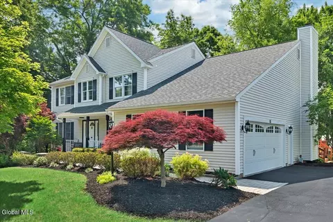 58 Jamison Dr, Clifton Park, NY 12065