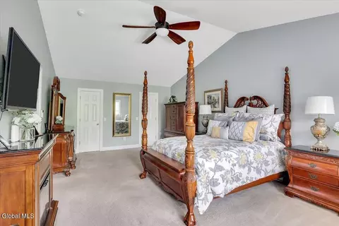 Bedroom - 33 Praise Ln, Glenville, NY 12302 photo 3 of 5