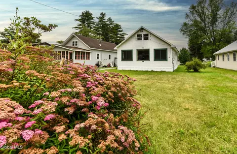 5877 Lake Rd, Galway, NY 12074