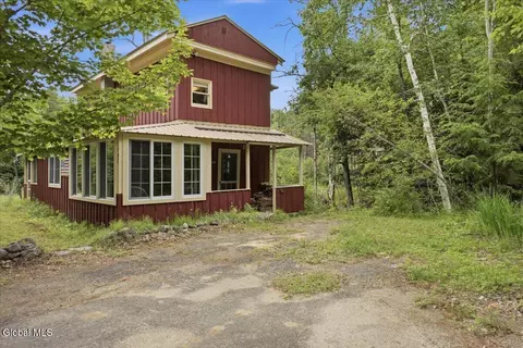 1 Garnet Lake Rd, Johnsburg, NY 12843