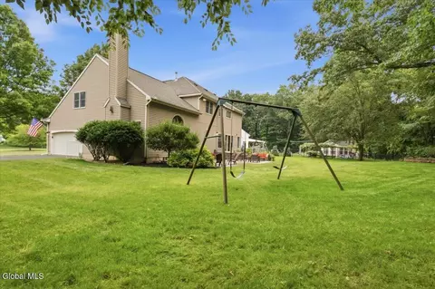 Exterior - 628 Vanderlyn Ln, Slingerlands, NY 12159 photo 5 of 7