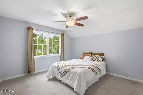Bedroom - 628 Vanderlyn Ln, Slingerlands, NY 12159 photo 7 of 8