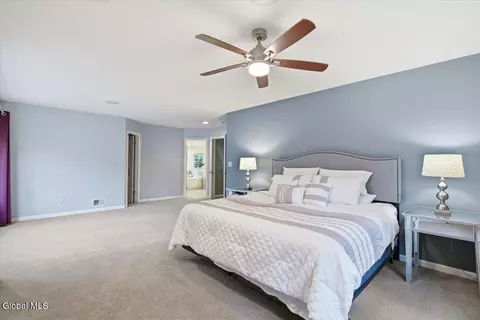 Bedroom - 628 Vanderlyn Ln, Slingerlands, NY 12159 photo 2 of 8