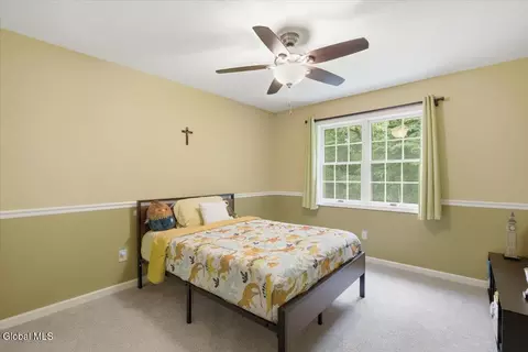 Bedroom - 628 Vanderlyn Ln, Slingerlands, NY 12159 photo 5 of 8