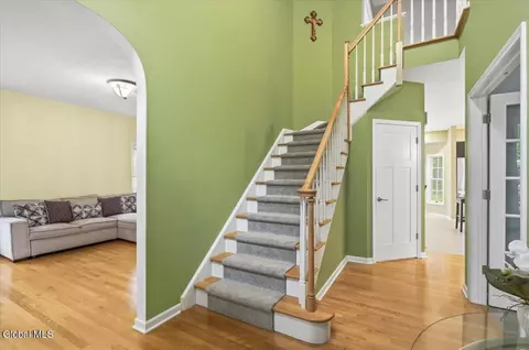 Entry Way - 628 Vanderlyn Ln, Slingerlands, NY 12159 photo 1 of 2