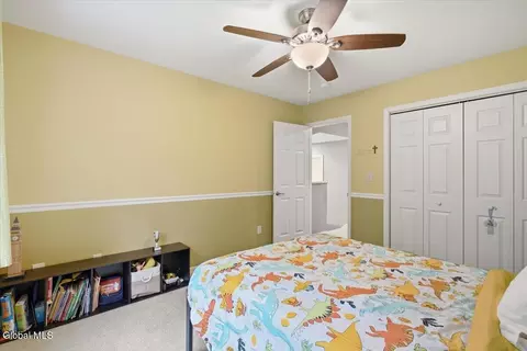Bedroom - 628 Vanderlyn Ln, Slingerlands, NY 12159 photo 6 of 8