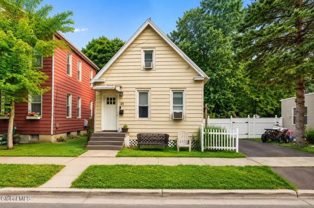 65 2nd Ave, Rensselaer, NY 12144
