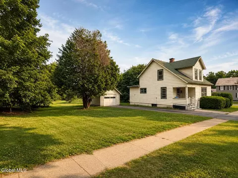 14 West St, Lake George, NY 12845
