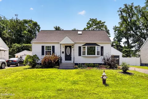 11 Old Myers Dr, Albany, NY 12205