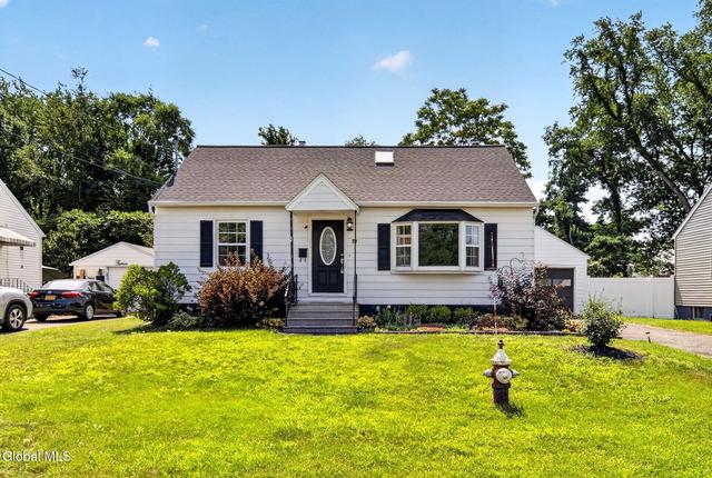 11 Old Myers Dr, Albany, NY 12205
