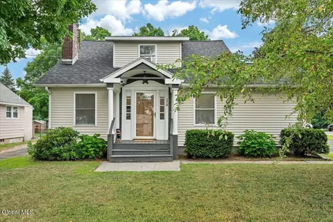 178 Speigletown Rd, Troy, NY 12182