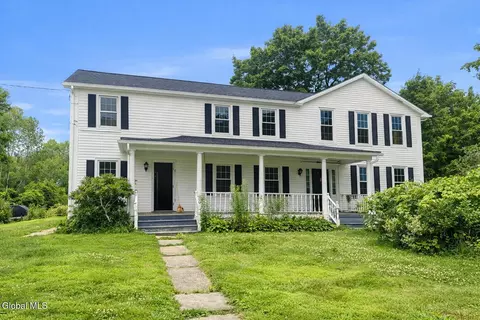 616 Swaggertown Rd, Glenville, NY 12302