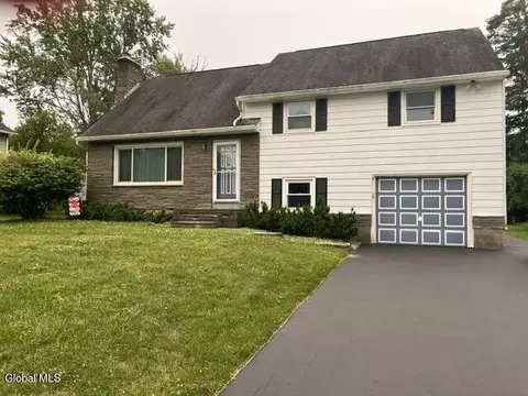 Exterior - 10 Maybrook Dr, Schenectady, NY 12302 photo 2 of 11
