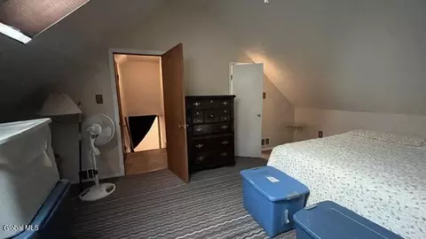 Bedroom - 10 Maybrook Dr, Schenectady, NY 12302 photo 4 of 7