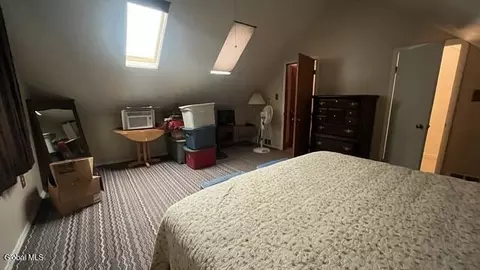 Bedroom - 10 Maybrook Dr, Schenectady, NY 12302 photo 4 of 5