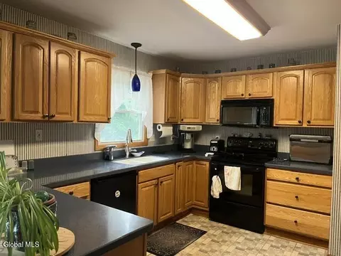 Kitchen - 10 Maybrook Dr, Schenectady, NY 12302 photo 3 of 3