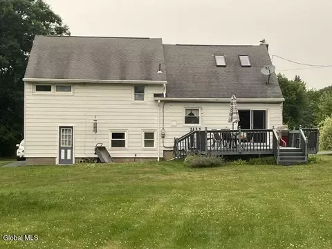Exterior - 10 Maybrook Dr, Schenectady, NY 12302 photo 5 of 11