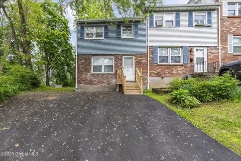 98 Mount Hope Dr, Albany, NY 12202