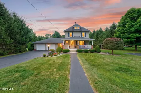 92 Kingsbury Rd, Burnt Hills, NY 12027