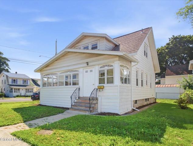 16 Roosevelt St, Albany, NY 12206