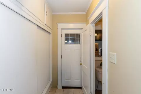Entry Way - 730 Hampton Ave, Schenectady, NY 12309 photo 2 of 2