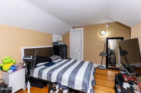 Bedroom - 730 Hampton Ave, Schenectady, NY 12309 photo 3 of 6