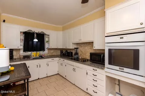 Kitchen - 730 Hampton Ave, Schenectady, NY 12309 photo 1 of 1