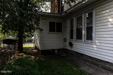 Exterior - 730 Hampton Ave, Schenectady, NY 12309 photo 4 of 4