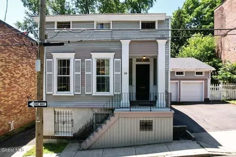 10 Ten Broeck Pl, Albany, NY 12210
