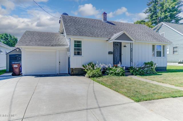 124 6th Ave, Gloversville, NY 12078