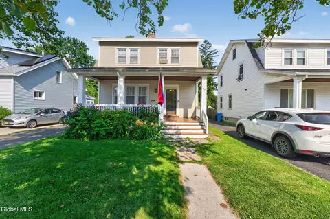 27 Ramsey Pl, Albany, NY 12208