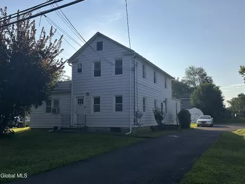 1 Loralee Dr, Colonie, NY 12205