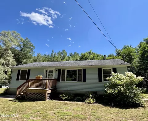 108 Thomas Rd, Lake Luzerne, NY 12846