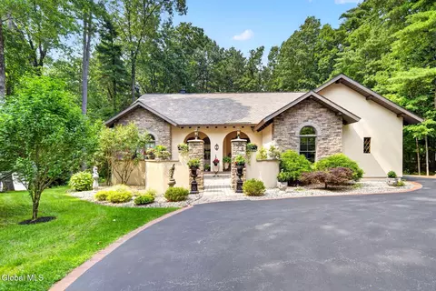 6 Jones Rd, Saratoga Springs, NY 12866