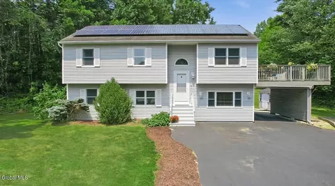 7 Brandell Ln, Middle Grove, NY 12850