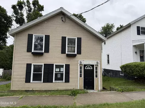 121 South St, Ballston Spa, NY 12020