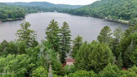 357 E Stoner Lake Rd, Caroga Lake, NY 12032