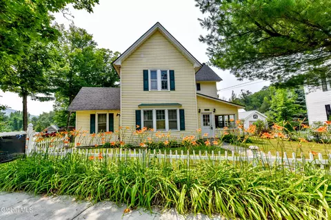 209 Lake Ave, Lake Luzerne, NY 12846