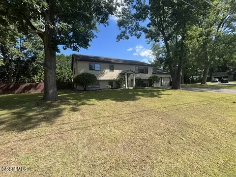 12 Worden Dr, Saratoga Springs, NY 12866
