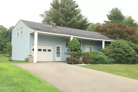 314 Jeanette Dr, Schenectady, NY 12306