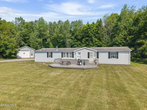 131 Myers Rd, Howes Cave, NY 12092