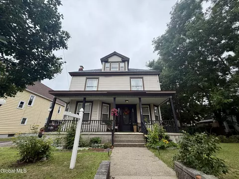 1002 Helderberg Ave, Schenectady, NY 12306