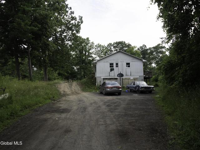 165 Conrad Ln, Earlton, NY 12058