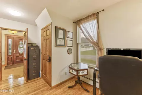 Entry Way - 35 Halcyon St, Scotia, NY 12302 photo 5 of 6