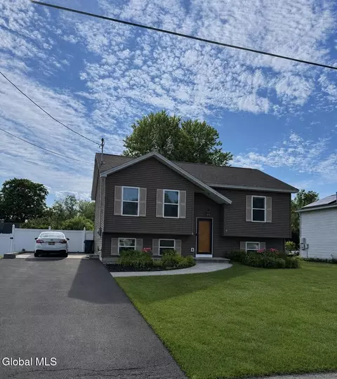 2 Phillips Ave, Queensbury, NY 12804