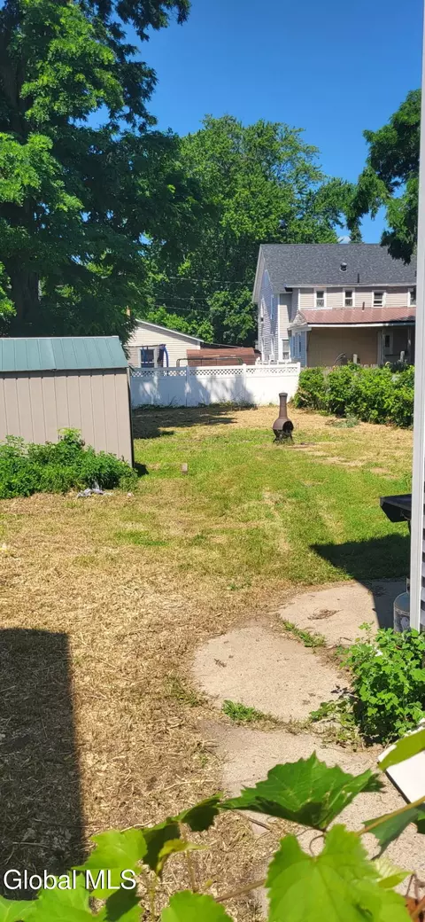 Exterior - 218 Cherry St, Schenectady, NY 12306 photo 8 of 8