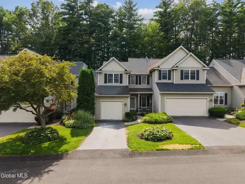 16 Killarney Ct, Saratoga Springs, NY 12866