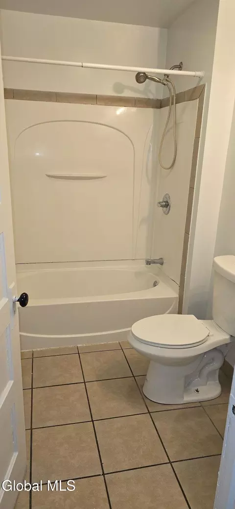 Bath - 507 Nott St, Schenectady, NY 12308 photo 1 of 3