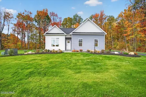9 Kenzie Ct, Ballston, NY 12020