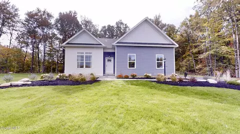 11 Kenzie Ct, Ballston, NY 12020